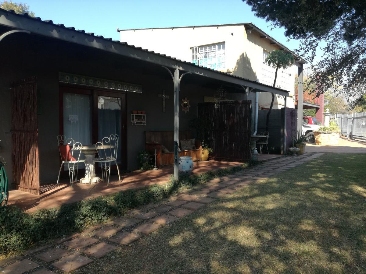 Adam'S Eden Guest House Pretoria Exterior photo