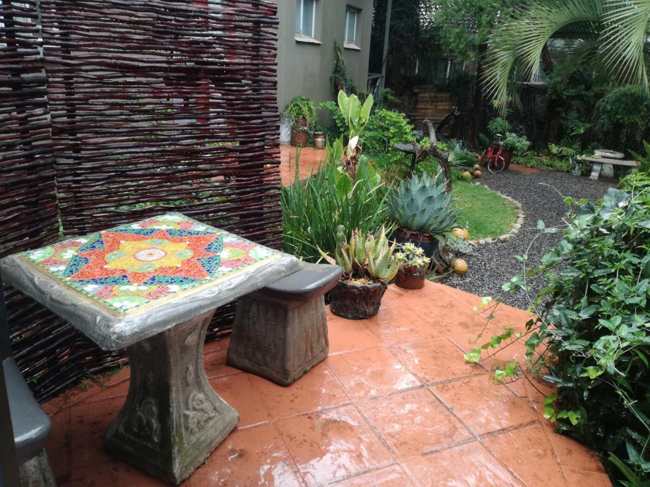Adam'S Eden Guest House Pretoria Exterior photo